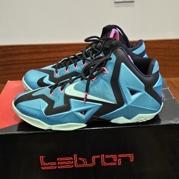 Nike LeBron XI 11 men's size 10.5 - Picture 1 of 4